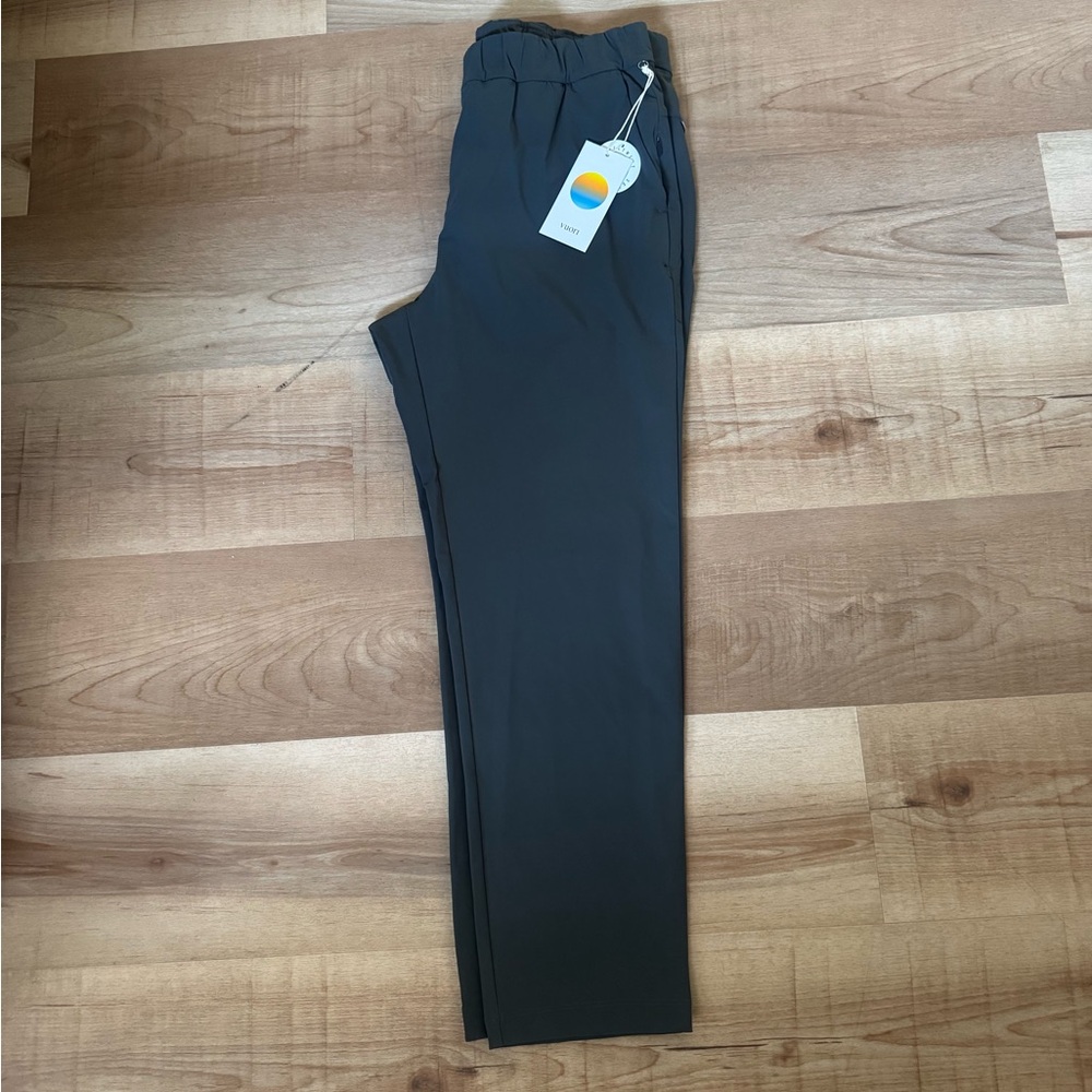Vuori Miles Ankle Straight Leg Pants Color/Ash New with tags